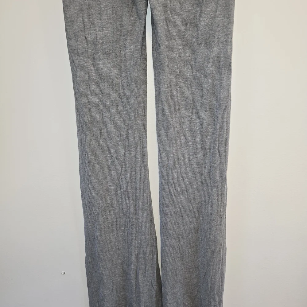 SKIMS Heather Gray Ribbed Lounge Pants Size Xs Nwot - Picture 5 of 7